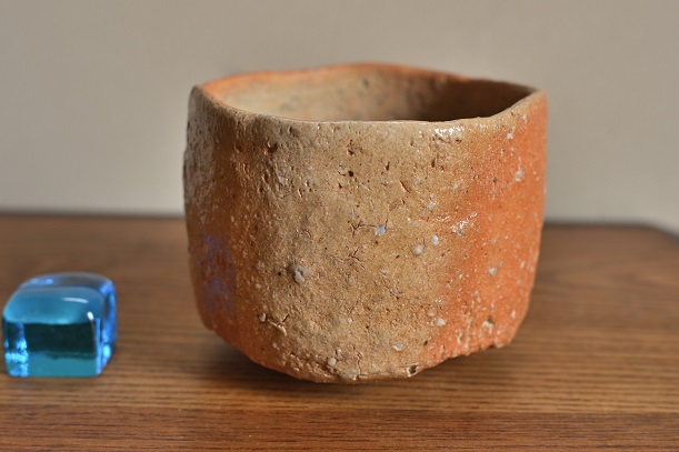 自然釉と緋色の正面