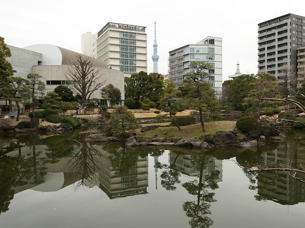 旧安田庭園にて