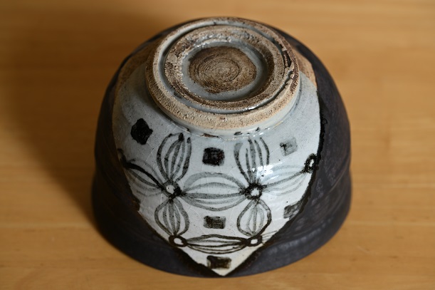 黒織部茶碗の二重高台