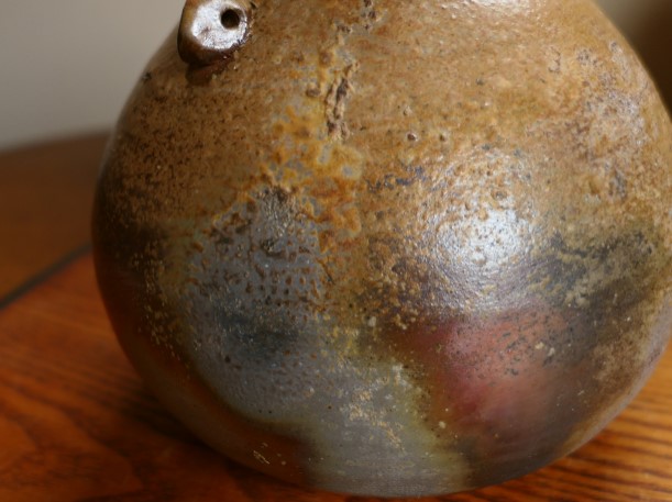 伊勢崎満作 耳付き壺