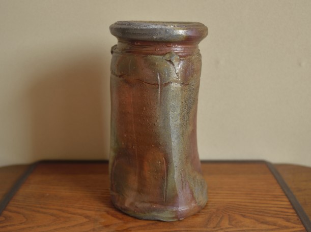 伊勢崎満作 三角花入れ