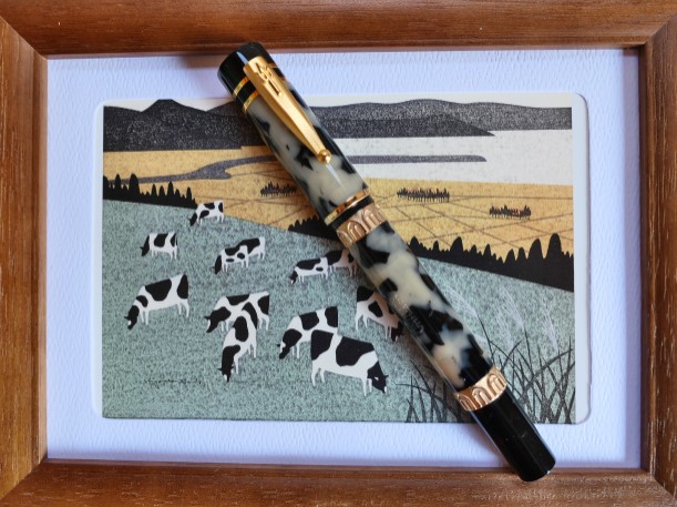 NETTUNOの万年筆と斎藤清の葉書