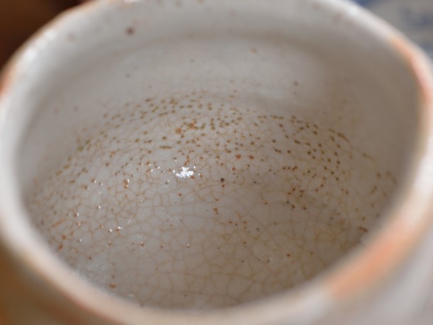 見込みの貫入とピンホール