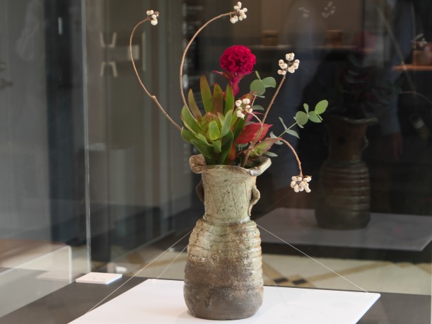 唯一写真撮影が可能な伊賀耳付花生