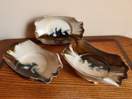 岡本作礼　掛け分け舟形向付