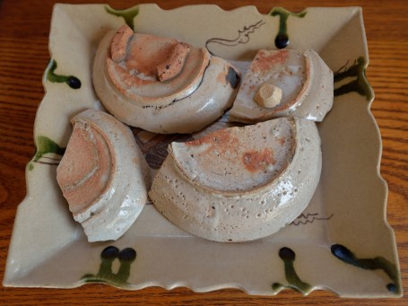 志野陶片の緋色