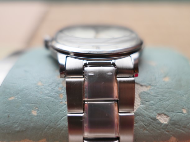 新品のブレスレットに傷がつく