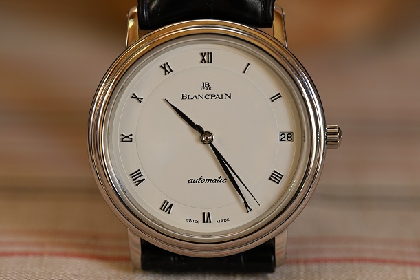 究極のシンプルな文字盤